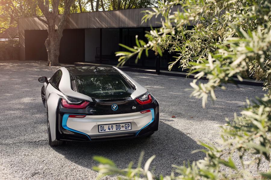  BMW i8 2015 года  (ZA) (фото 21 из 30)